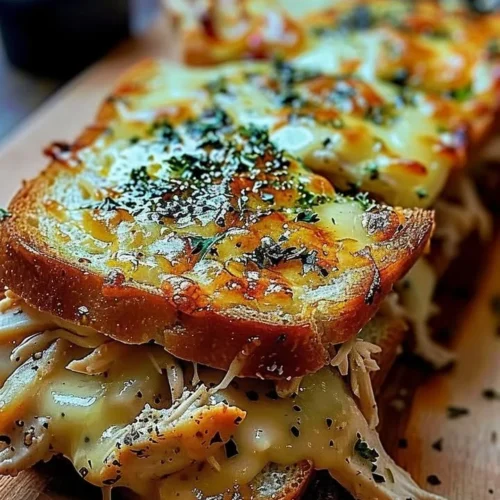 Cheesy Chicken Garlic Bread Sandwich with melted cheese and crispy chicken