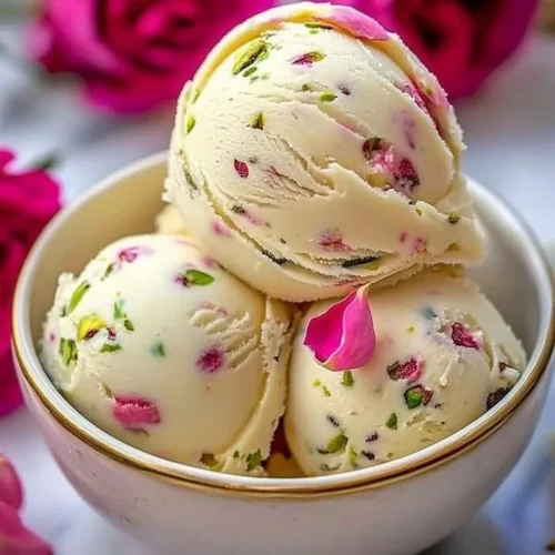 Delicious pistachio cheesecake ice cream in a dessert bowl